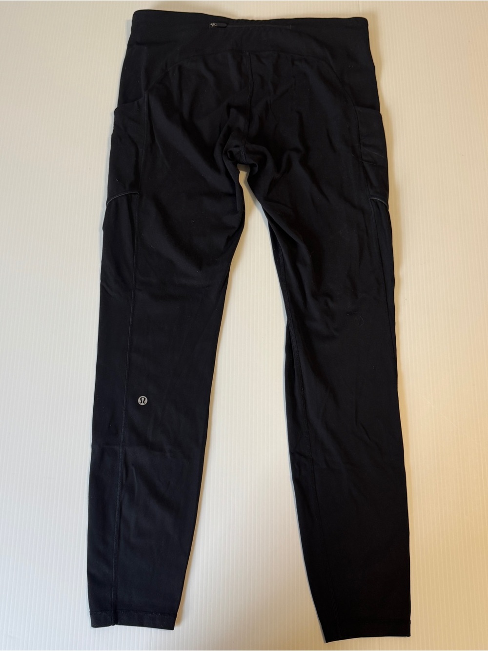 Lululemon Black Cargo Pocket High Rise Leggings Pants Size 10 30” Inseam Yoga
